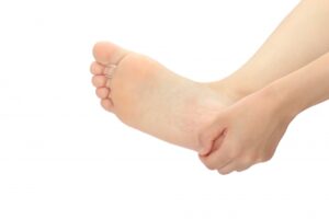 足底筋膜炎はどんな病気？症状や原因、予防に効果的な方法について解説！